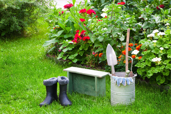 Tavaszi kerti munkák: Készüljön fel a szezonra kerti eszközeink segítségével!